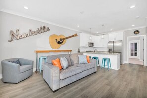 Smart-TV, Tischtennisplatte