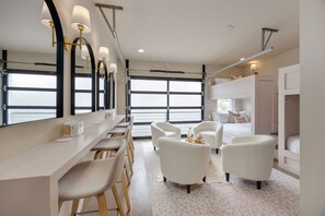 4 camere, ferro/asse da stiro, Wi-Fi gratuito, lenzuola