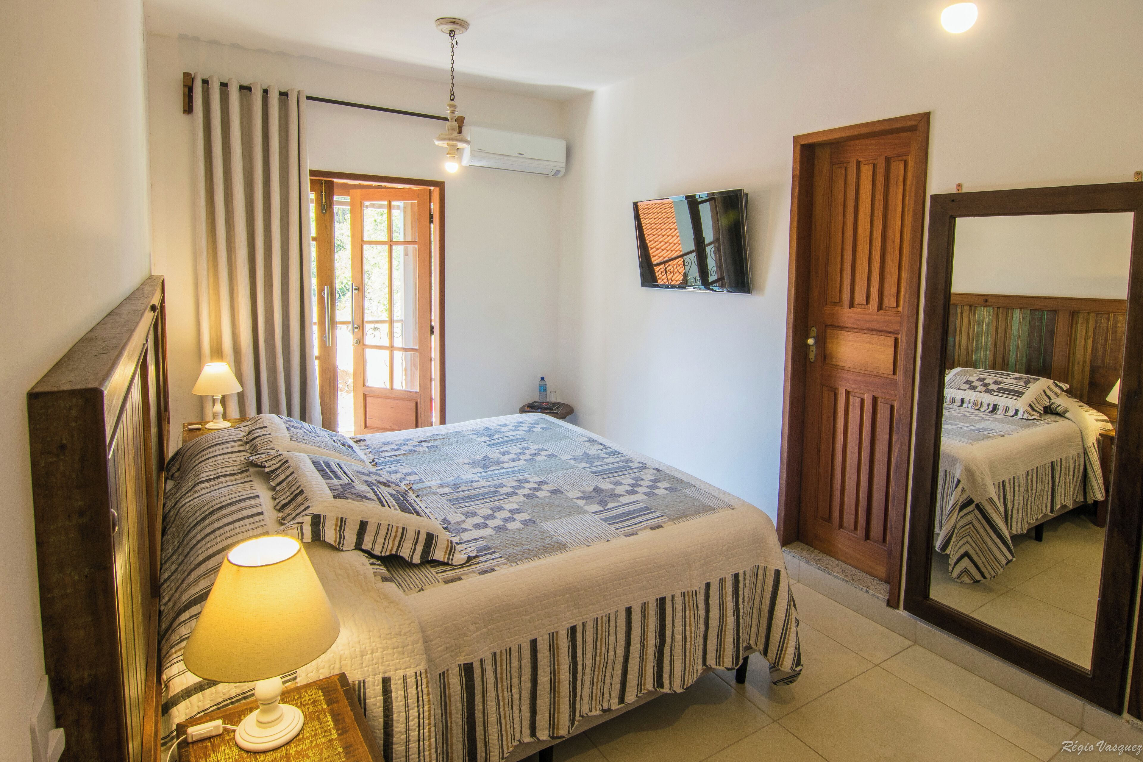 Casa clássico, varanda coberta, vista para o pátio | Wi-Fi de cortesia, roupa de cama