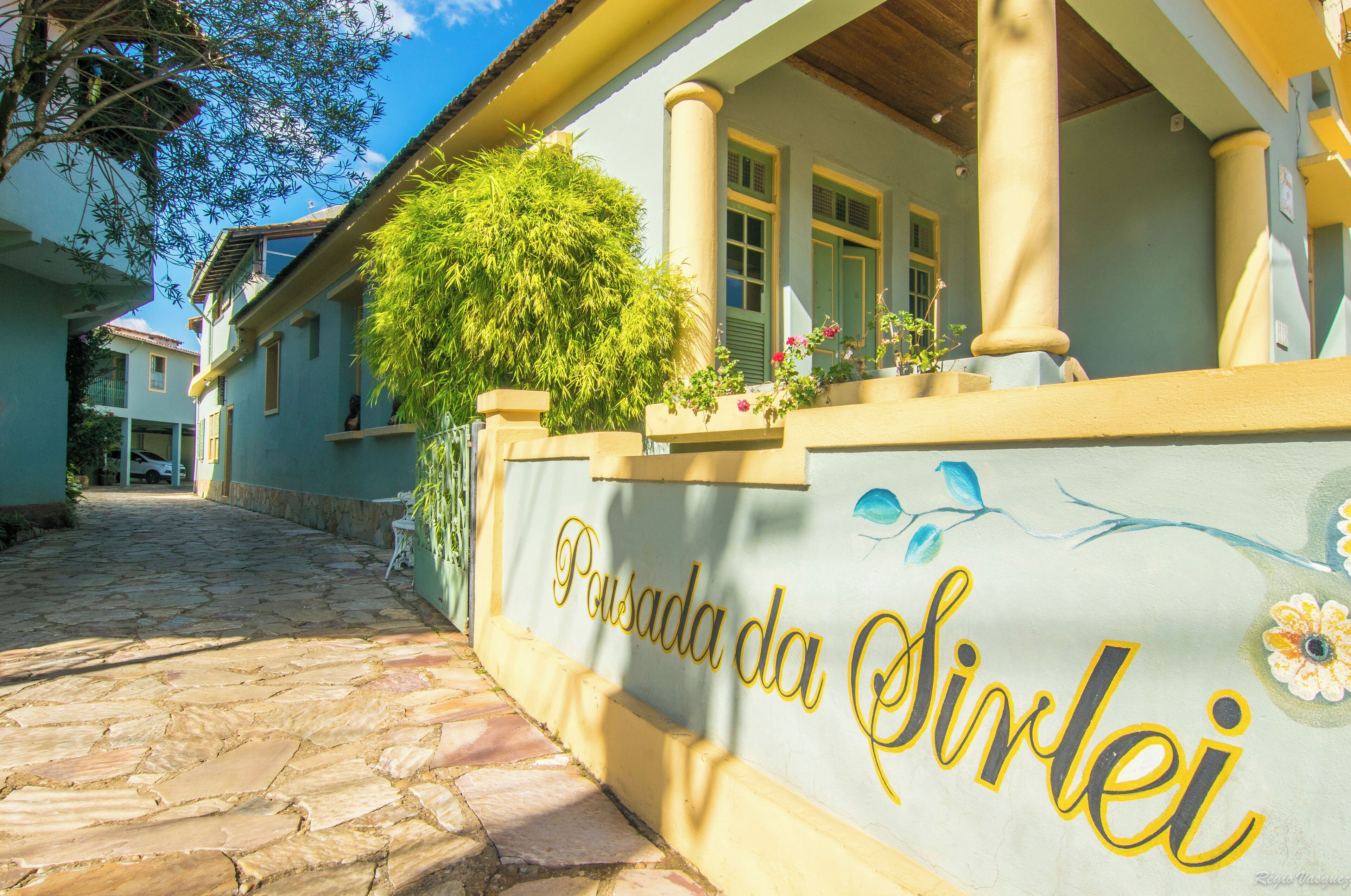 Fachada da propriedade