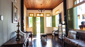 Lobby sitting area - Pousada da Sirlei (Tiradentes)