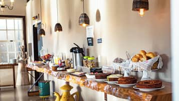 Tägliches inbegriffenes kontinentales Frühstück
