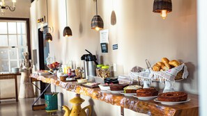 Petit déjeuner continental compris tous les jours