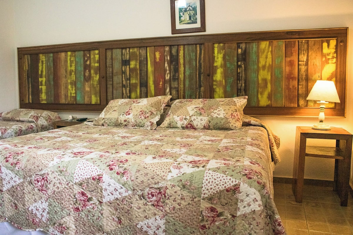 Classic-Dreibettzimmer, Gartenblick