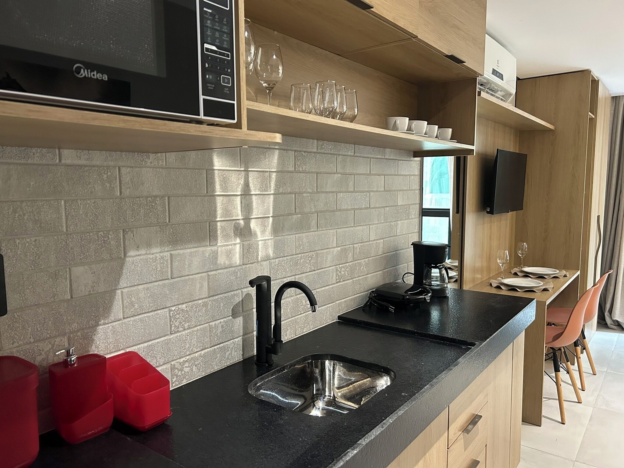 Economy Apartment | Private kitchenette | Microwave, stovetop, toaster, blender