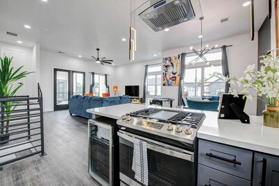 Cozy Spring View in Houston-Few mins to Energy Corridor, The Galleria & downtown