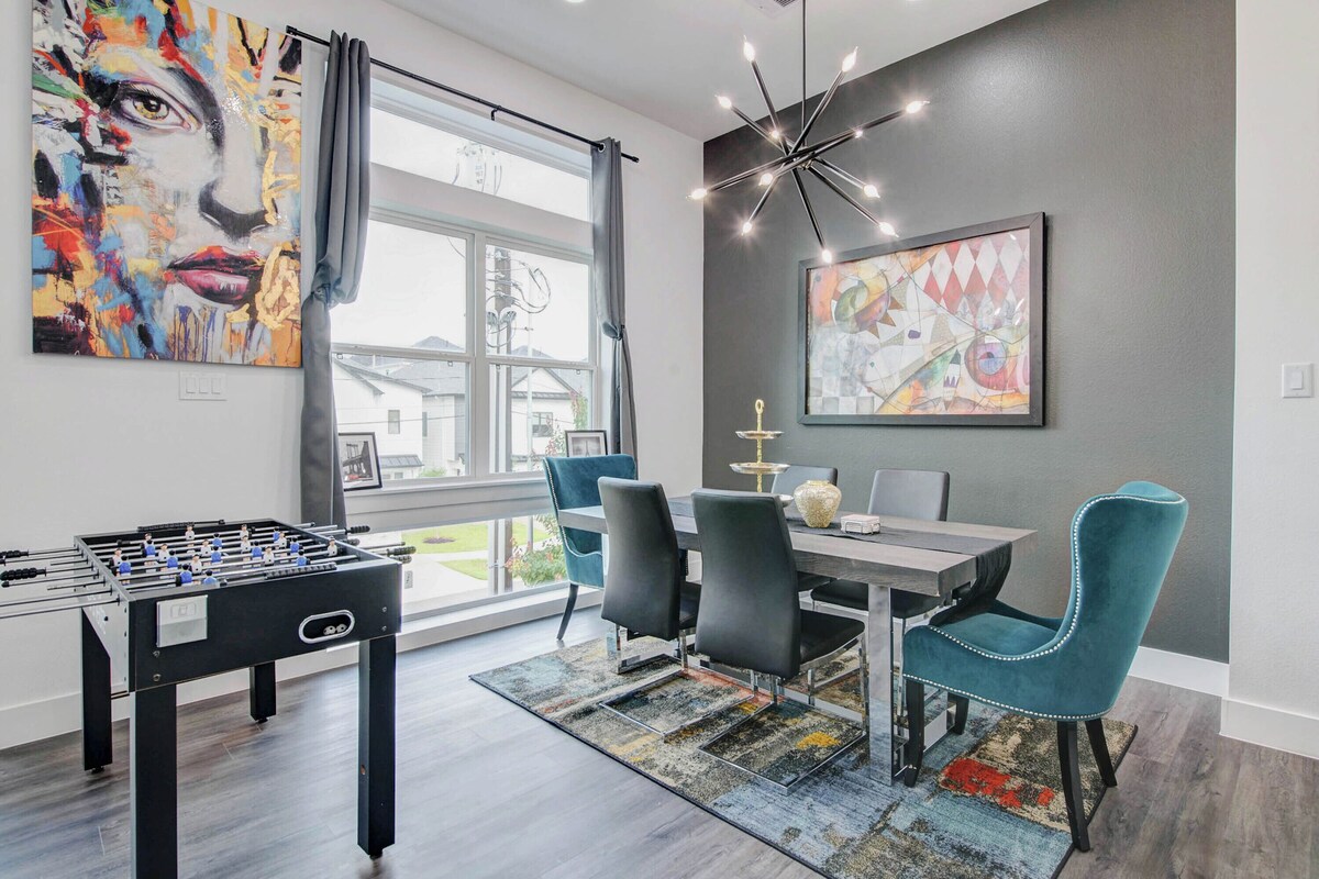 Photo 2 of Cozy Spring View in Houston-Few mins to Energy Corridor, The Galleria & downtown