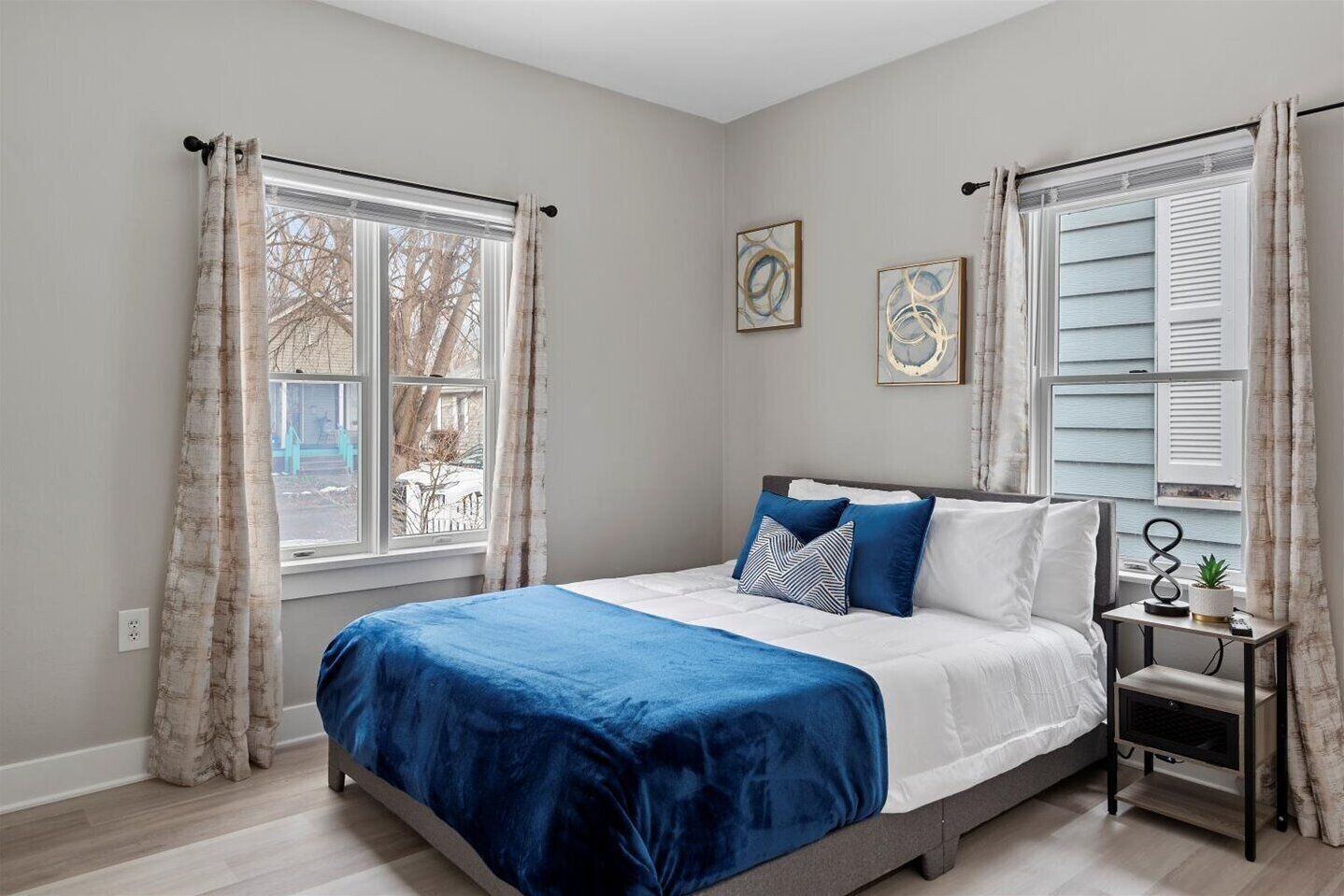 2 chambres, fer et planche à repasser, Wi-Fi, draps fournis