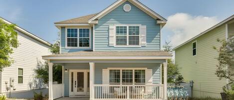 House (4 Bedrooms) | Front of property