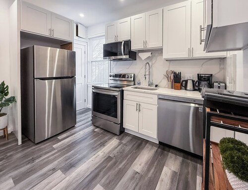 New Reno! 3 Beds, in unit Washer & Dryer, Southie!