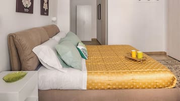 2 bedrooms, WiFi (free), bed sheets