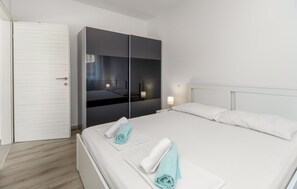 1 chambre, fer et planche à repasser, lit parapluie, Wi-Fi gratuit