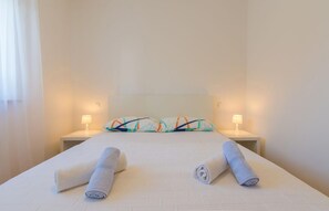 1 chambre, fer et planche à repasser, lit parapluie, Wi-Fi gratuit