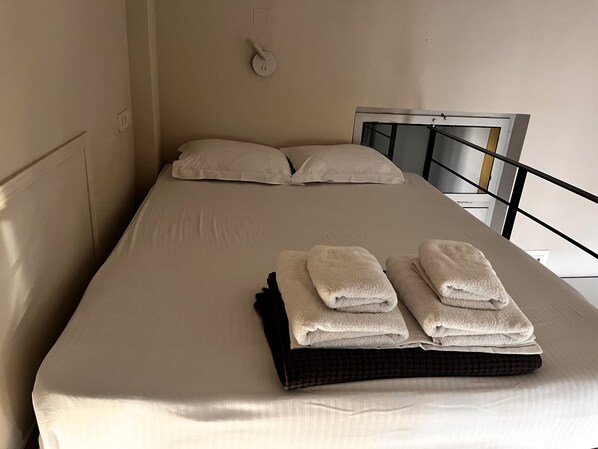 1 chambre, fer et planche à repasser, Wi-Fi gratuit, draps fournis