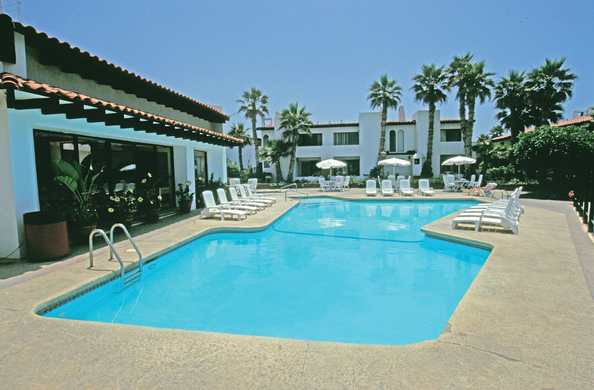 4 albercas al aire libre 