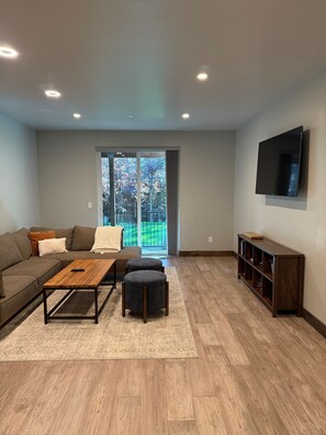 Smart TV, fireplace, computer monitors