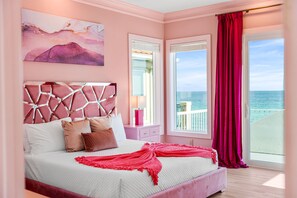 5 bedrooms, desk, iron/ironing board, free WiFi - Luxury on the Beach: Private Pool, 5 King Suite, Elevator, Golf Cart, Beach Svc (Destin)