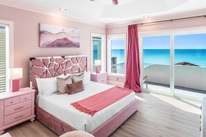 5 bedrooms, desk, iron/ironing board, free WiFi - LUXURY ON THE BEACH: Private Pool, 5 King Suite, Elevator, Golf Cart, Beach Svc (Destin)