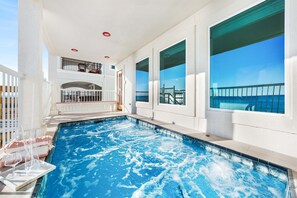 Et oppvarmet basseng