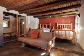 Down comforters, free WiFi - PARQUE CUEVA DE LOS LEONES (Creel)