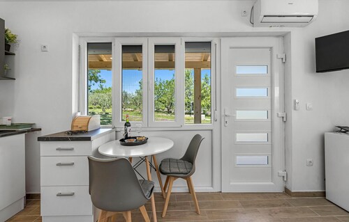 Lovely home in Skradin with WiFi