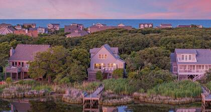 Mucky Duck | Soundfront Cottage with Private Pier