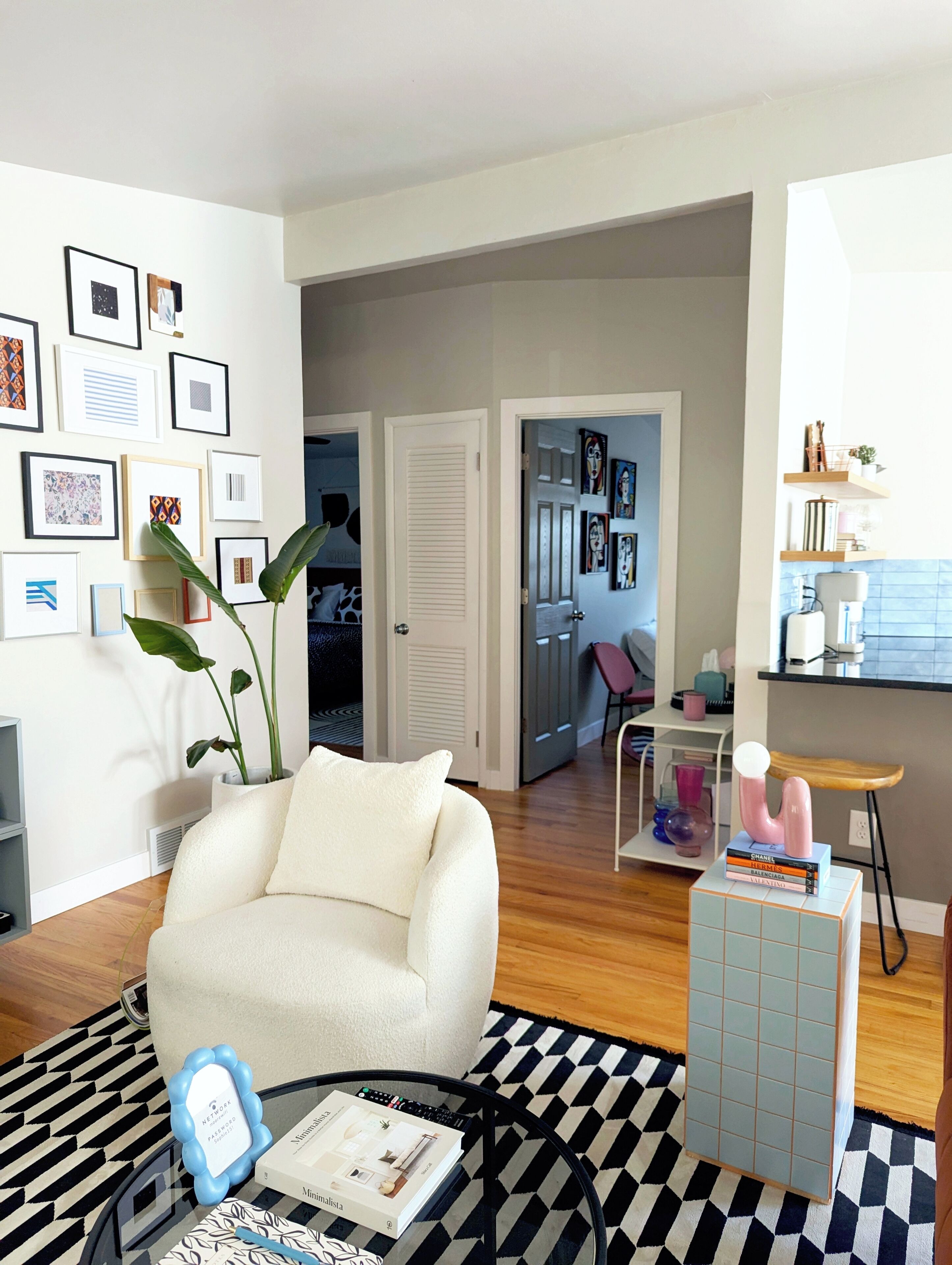 3 chambres, fer et planche à repasser, Wi-Fi, draps fournis