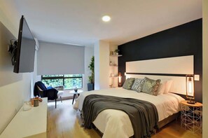 2 chambres, fer et planche à repasser, Wi-Fi, draps fournis