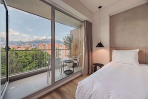 1 室のベッドルーム、デスク、WiFi、ベッドシーツ