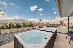 Baignoire à remous extérieure