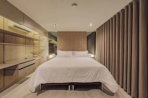 5 bedrooms, WiFi, bed sheets - EP| Revellion 5BR Apt A/C, WorkSpace, Washer&Dryer (Medellín)