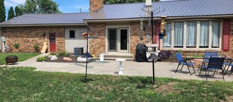 3-bedroom apartment in marvelous Goshen with WiFi, AC