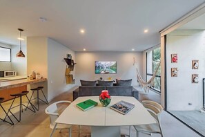 Télévision, espaces bureaux