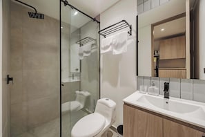 Shower, towels