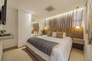 3 chambres, fer et planche à repasser, Wi-Fi, draps fournis