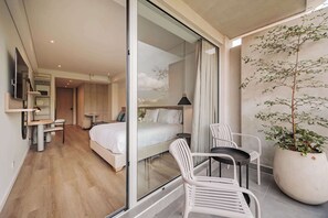 1 bedroom, desk, WiFi, bed sheets