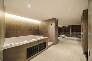 Spa - |EP| Top-Tier Apartment W/Jacuzzi, AC, Terrace (Medellín)