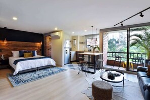 1 bedroom, desk, WiFi, bed sheets