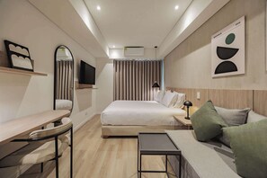 1 bedroom, desk, WiFi, bed sheets