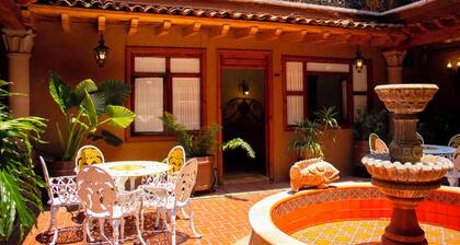 HOTEL LOS ESCUDOS