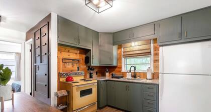 Air Capital Condo - King - Close to McConnell and Derby