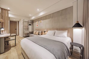 1 bedroom, desk, WiFi, bed sheets - Quadrato | Laureles Studio, w/AC, Balcony, WIFI (Medellín)