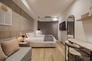 1 bedroom, desk, WiFi, bed sheets