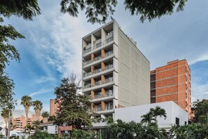 Exterior - Quadrato | Laureles Studio, w/AC, Balcony, WIFI (Medellín)