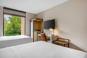 Free cots/infant beds, free WiFi, bed sheets