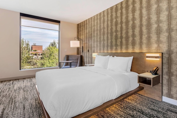 Free cots/infant beds, free WiFi, bed sheets