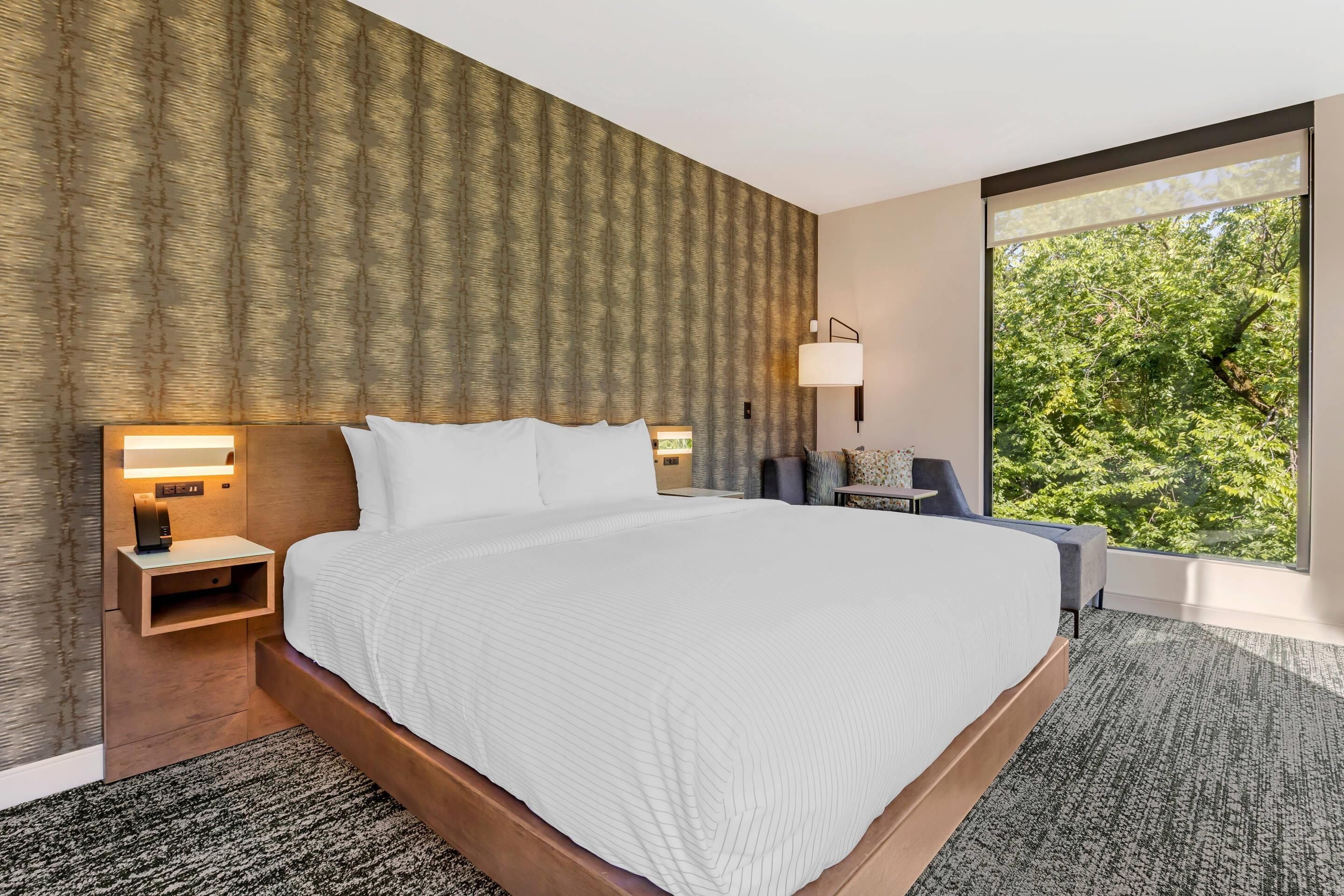 標準客房, 1 張特大雙人床, 非吸煙房, 邊間 | 免費搖籃/嬰兒床、免費無線上網、床單