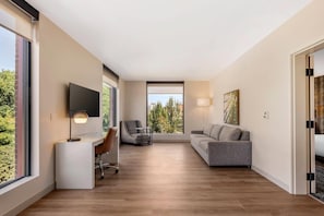 Suite, Multiple Beds, Hearing Accessible, Non Smoking