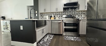 Charming 2-bedroom condo in Greenville near ECU and ECU Health