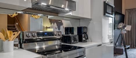 Fridge, microwave, oven, stovetop